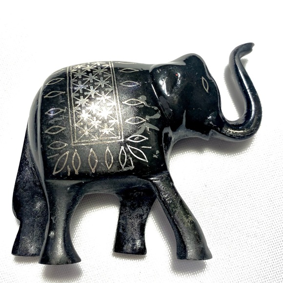 Bidriware Silver Inlay Elephant Souvenir - Picture 7 of 7